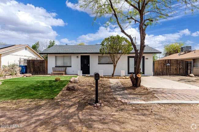 Building Photo - 1985 S Plaza Dr Rental