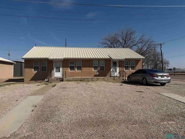 Photo - 207 E Grand Ave