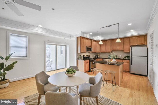 Building Photo - 1300 Taylor St NW Unit 203 Rental
