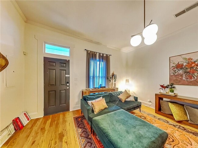 Photo - 67 Hogue St NE