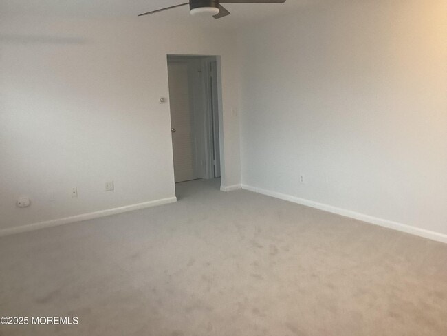 Photo - 25 King James Ln