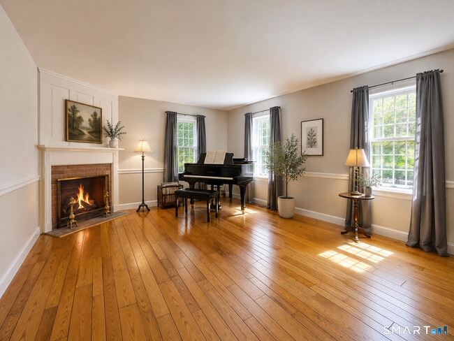 Photo - 9 Bobolink Ln
