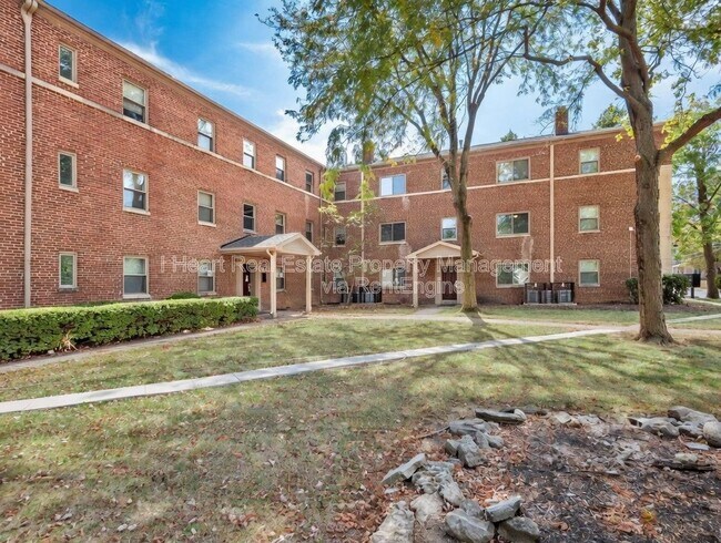 Photo - 1963 W Broad St Unidad 08