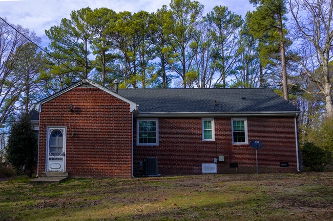 Photo - 8803 Turnbull Ave