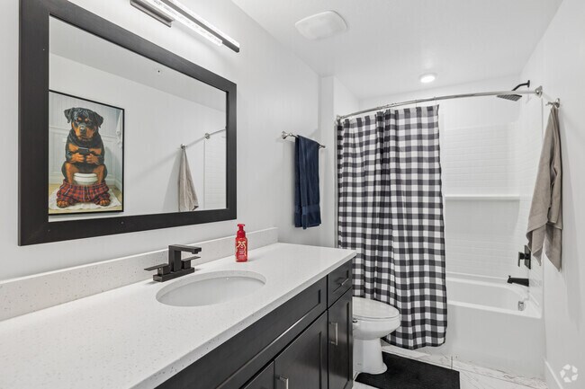 1BR, 1BA - 688SF - Bathroom