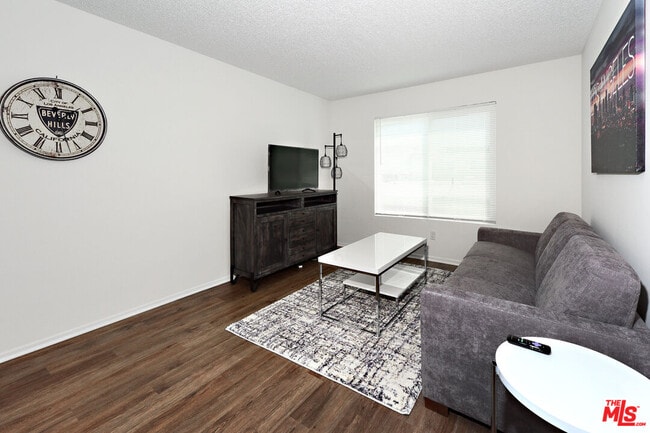 Photo - 3600 Bagley Ave Unidad 102