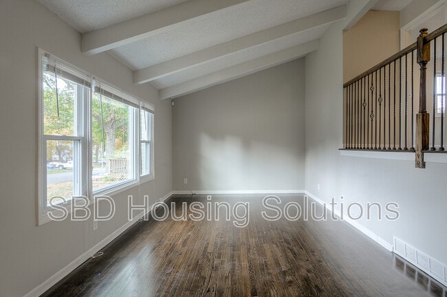 Photo - 18812 Gateway Dr