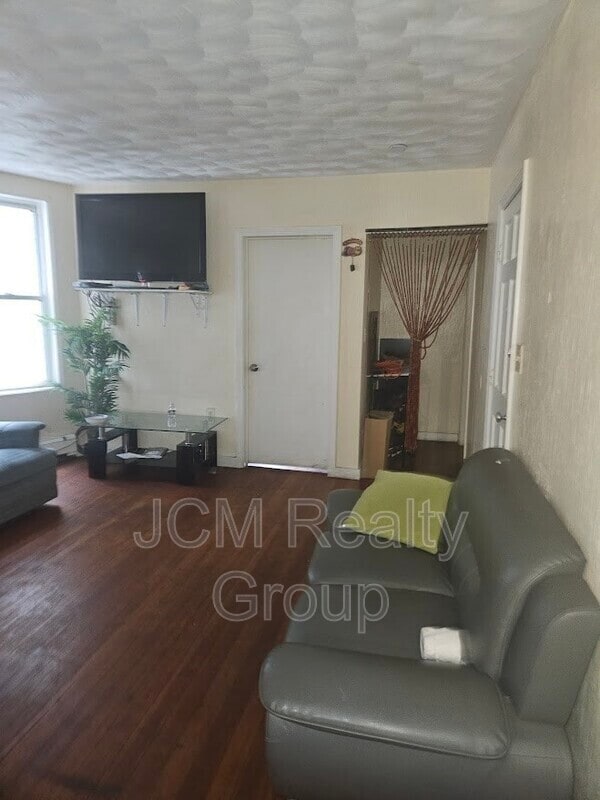 Photo - 192 Chestnut St Unit 3 / 3rd Floor