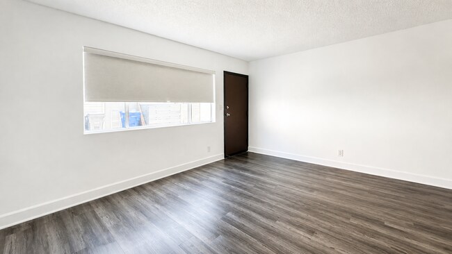 Photo - 319 Heliotrope Dr Unit 1