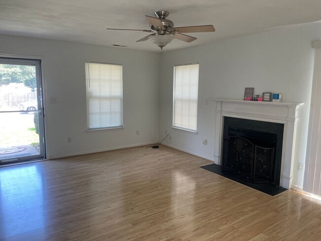 Photo - 4781 Cullen Rd