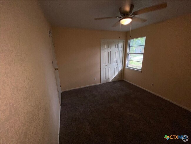 Building Photo - 1007 Houston St Rental