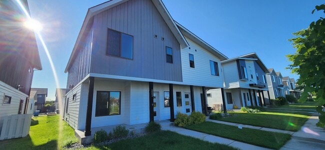 Photo - 1002 Rosa Way Townhome