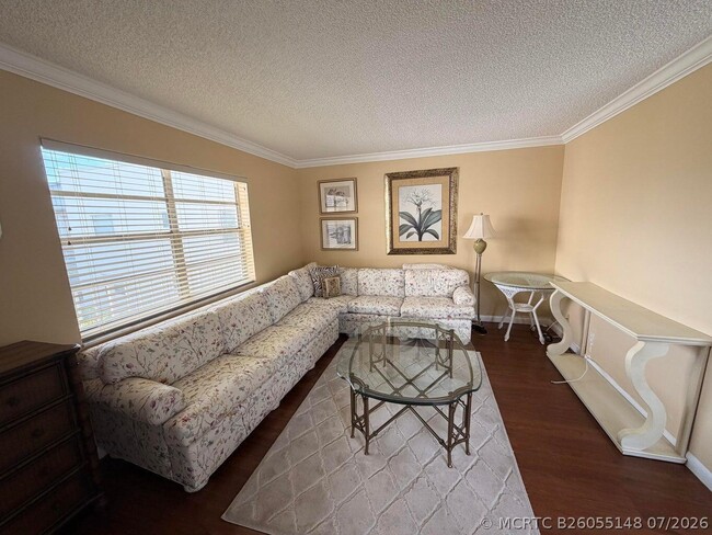 Photo - 569 Normandy Ln