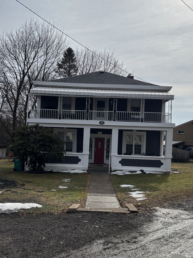 Building Photo - 1626 Middle Rd Unit 1