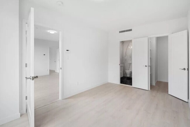 Photo - 2955 Brighton 5th St