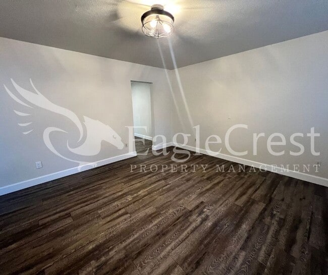 Photo - Sumach Four-Plex Unidad 1