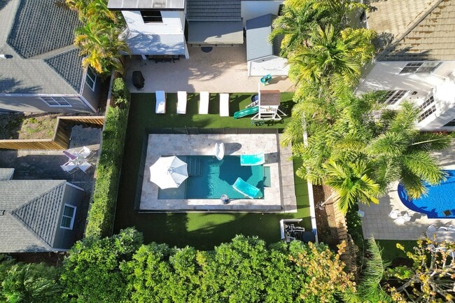Building Photo - Southeast 1st Street, Fort Lauderdale, FL 33301 - 3 BR 2 BA single-family home