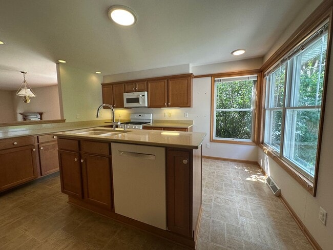 Building Photo - 7006 Parker Hill Dr Rental