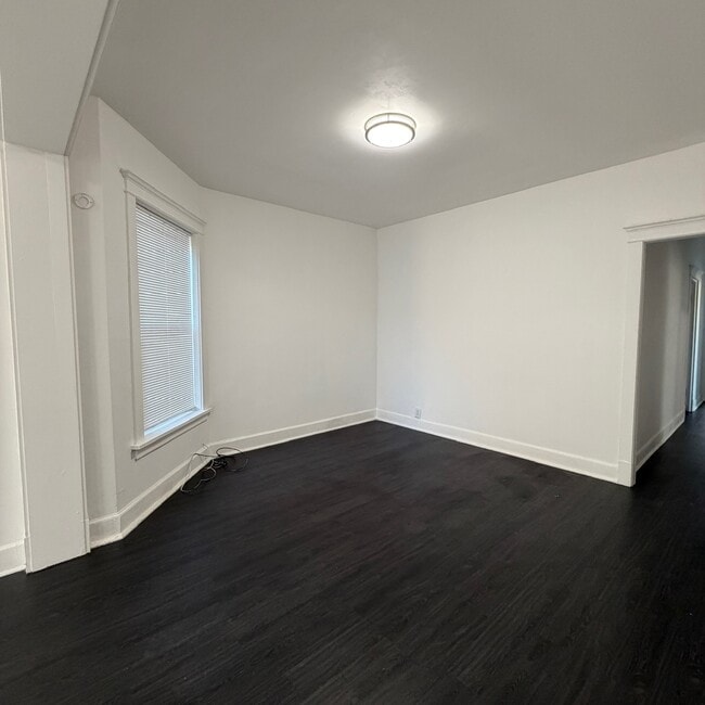 Photo - 704 W Garfield Blvd Unit 2