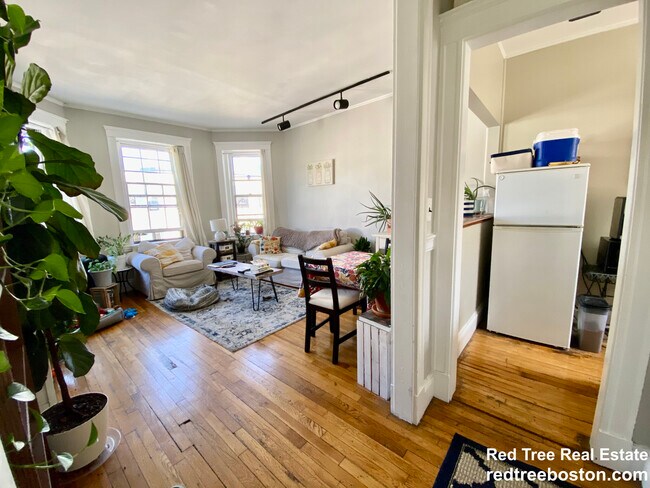 Photo - 1572 Commonwealth Ave Unit 4