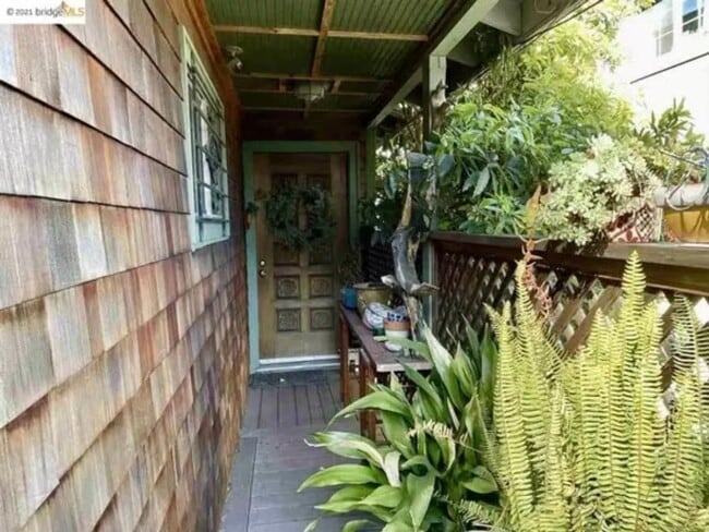 Photo - Gorgeous 2 bedroom in Point Richmond! Available now!