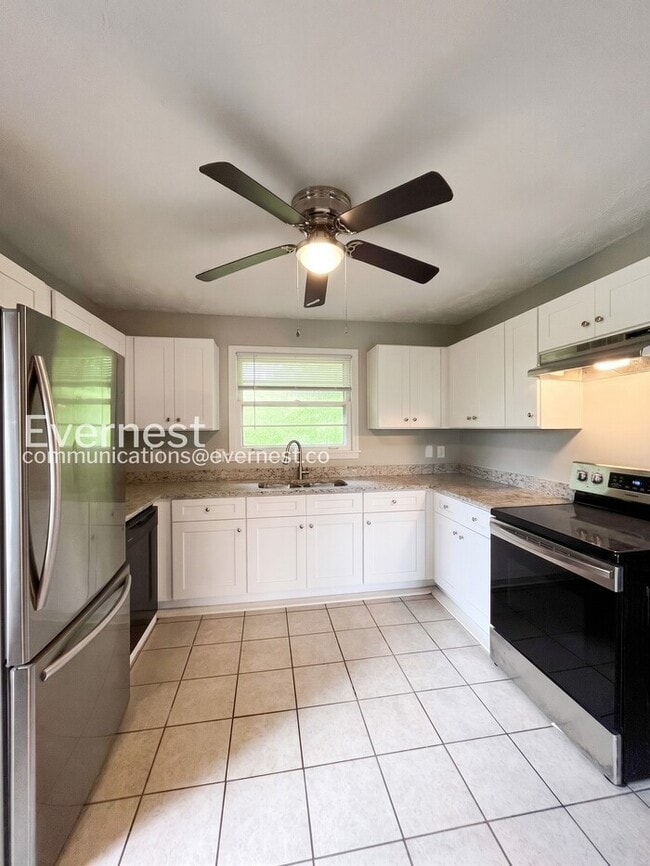 Photo - 405 Cedarvalley Dr