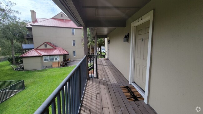 Building Photo - Gated, Updated 2 bedroom, 1 bath Condo in ...
