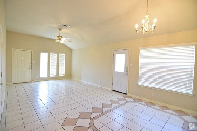 Building Photo - 4500 John David Dr Unit 4500 B John David Rental