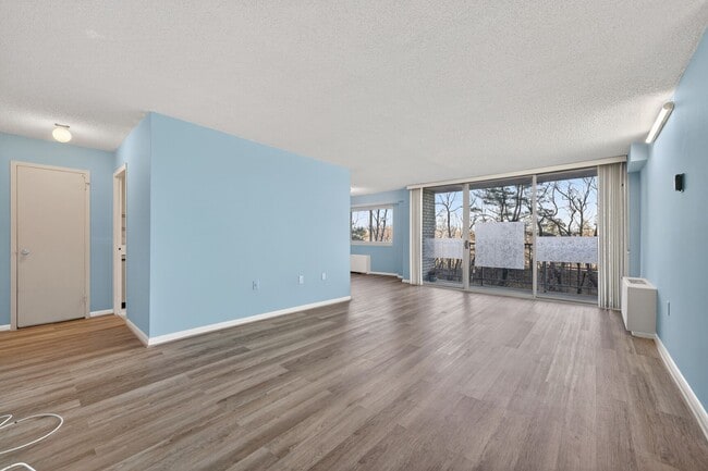 Photo - 2500 N Van Dorn St