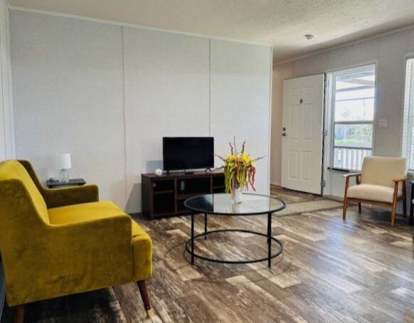 Photo - 128 Los Platanos St