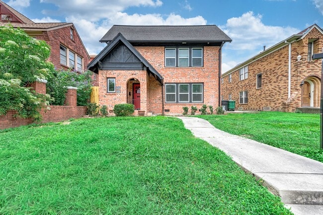Building Photo - 2511 Arbor St