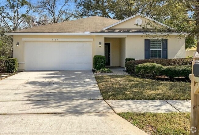 Building Photo - Newer Build 3/2 with Fenced in yard minute... Rental