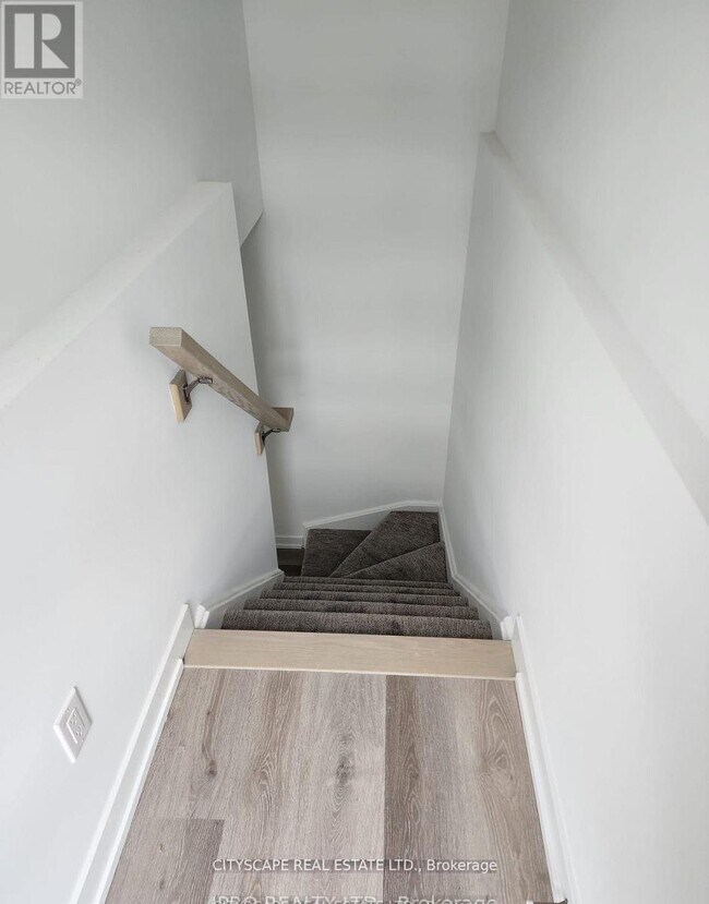 Photo - 814 - 4263 FOURTH AVENUE