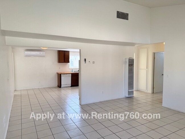 Photo - Spacious 2 Bed 1 Bath Home With Indoor Lau... Unit A - 5827 Bagley Ave