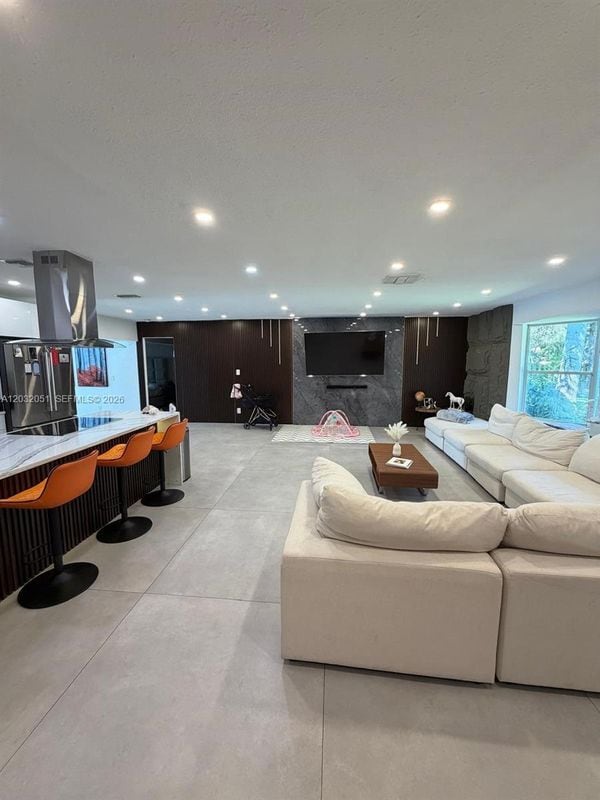 Photo - 2810 Riverland Rd