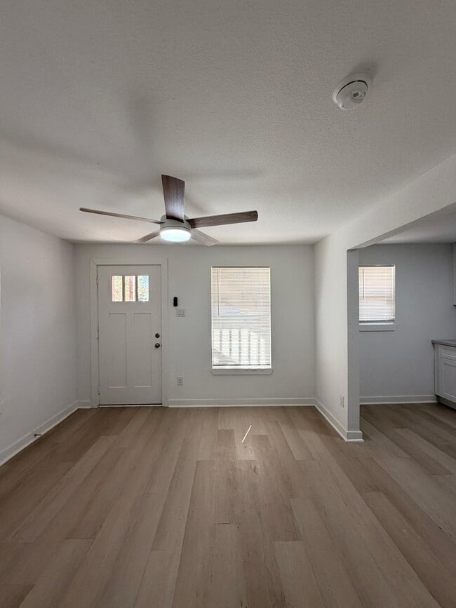 Photo - 201 Lowery Dr Unit 2