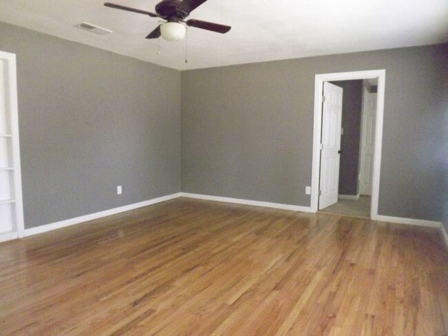 Photo - Pre Leasing for Fall 2026!!