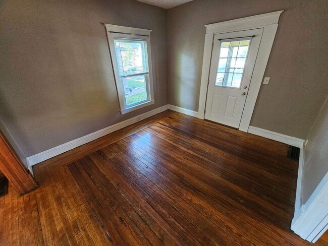 Photo - Cute and Cozy Main Level 2 Bedroom 1.5 Bath Unidad 1