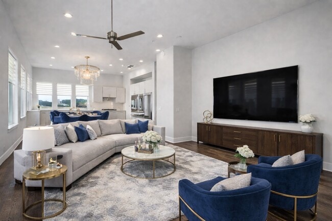 Photo - 381 E Greenbriar Ln