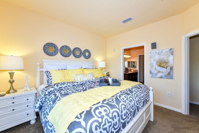 Photo - Courtney Isles