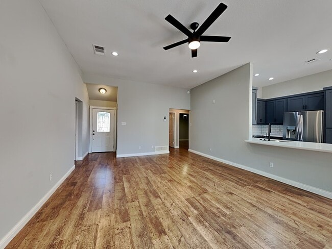 250 Pinyon Ln