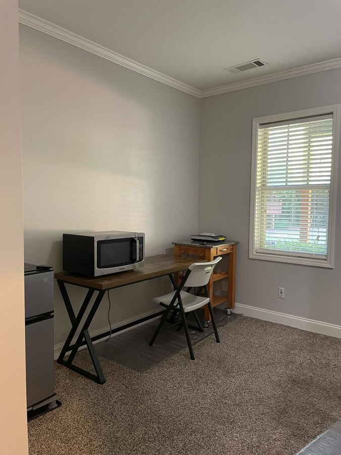 Photo - 1964 Sterling Oaks Cir NE