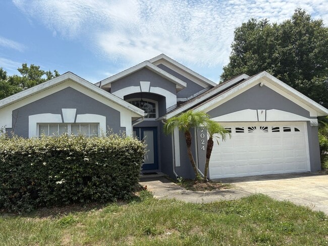 Cute Mt Dora Home, Great location. Many up... - Cute Mt Dora Home, Great location. Many up...