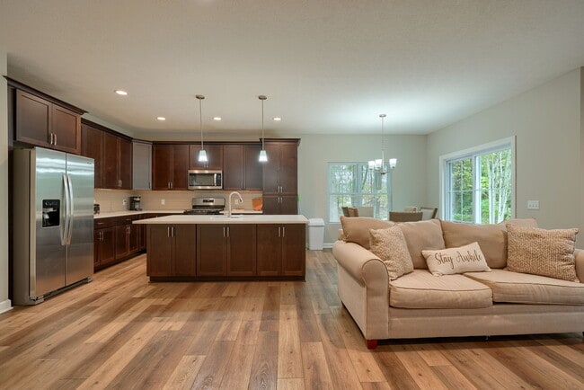 Photo - 275 Hyatts Rd