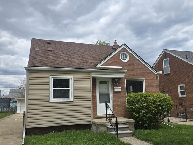 Building Photo - 854 Harrison Blvd
