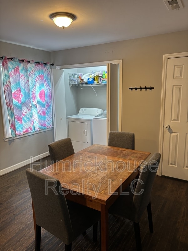 Photo - 4200 Sudbury Rd House