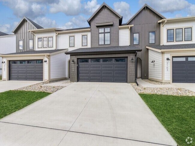 Building Photo - 2007 Lacey Dr Rental