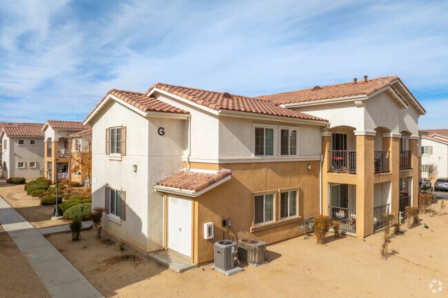Building Photo - Casa Bella Rental