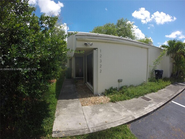 Photo - 12322 SW 148th Terrace Unidad 12323