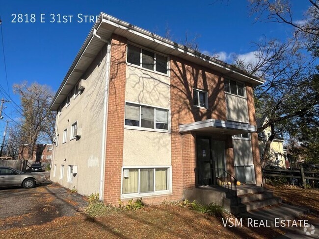 Building Photo - Spacious 2-Bedroom Upper-Level Unit - Avai... Rental